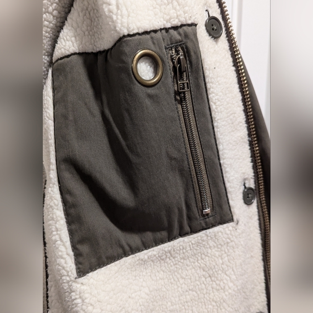 Aritzia Olive Green Parka with Faux Fur Hood Trim - Picture 13 of 16